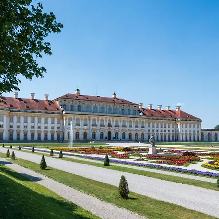 3 - Am Schloss Oberschleissheim